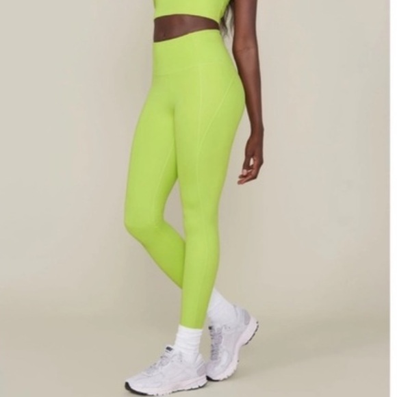 girlfriend collective Pants - GIRLFRIEND COLLECTIVE Neon Green 3/4 Yoga Leggings